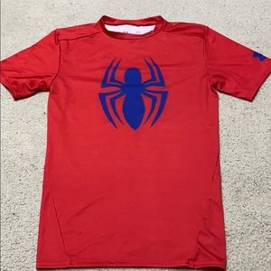 Under Armour compression shirt kids size L in EUC